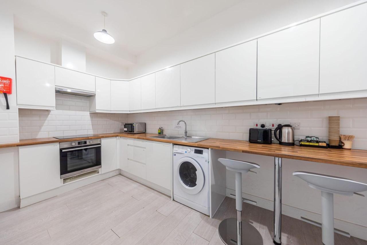 Functional Double With An Ensuite Toilet And Shower Near Tube And Bus Stations Londres Exterior foto